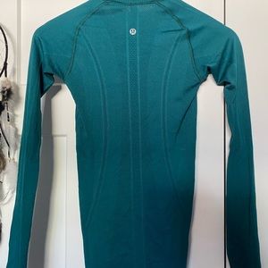 NWOT lulu long sleeve